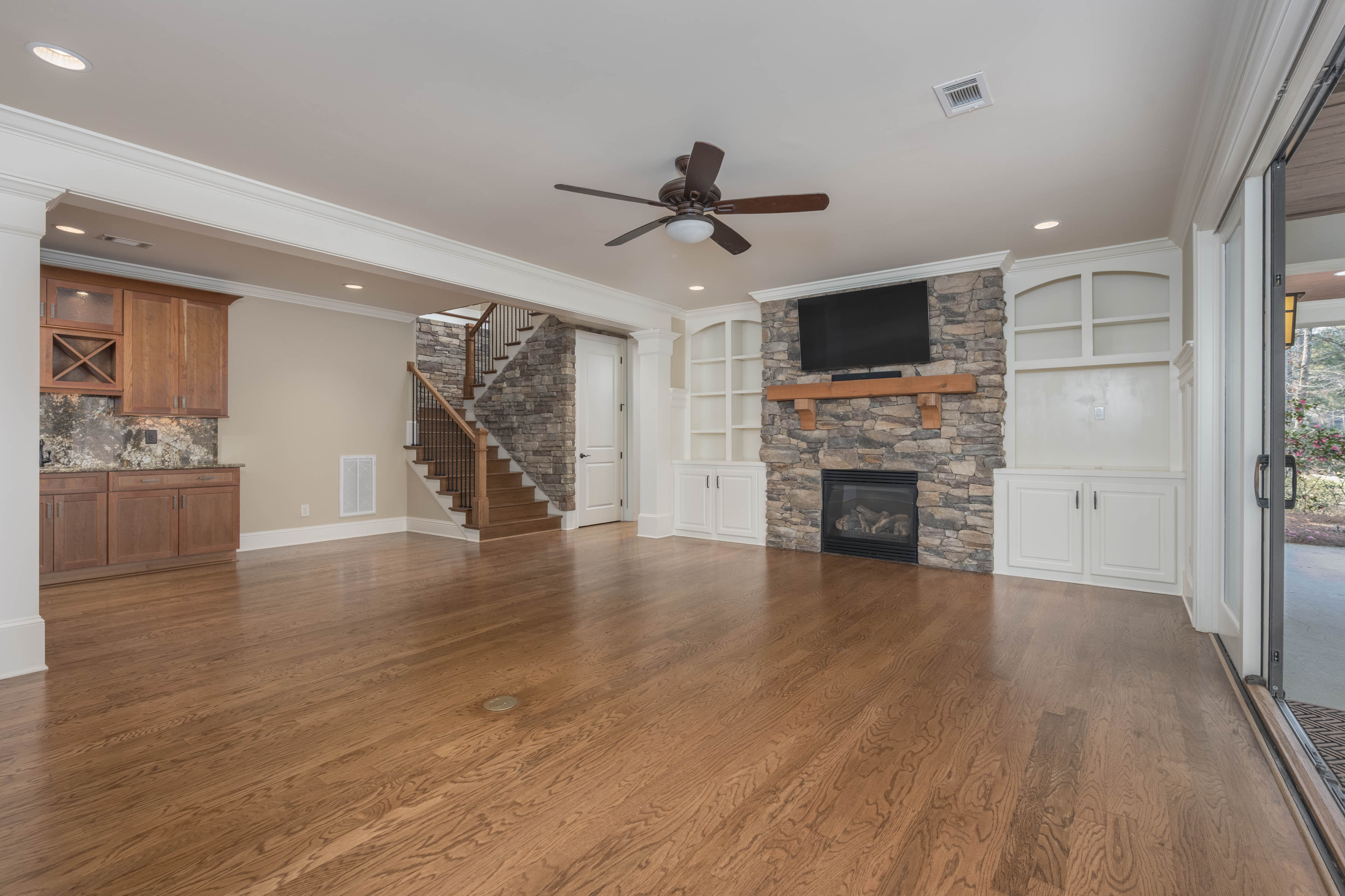 1121 Crackers Neck Road image 31